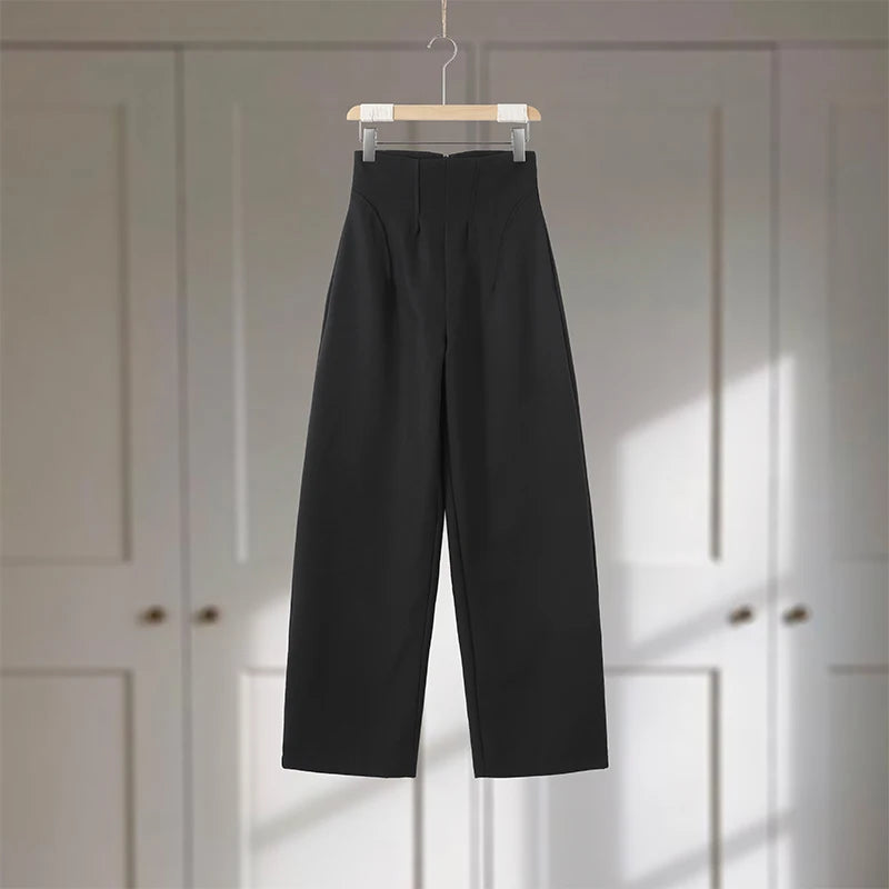 Ensemble blazer + pantalon noir, chic et épuré pour le printemps