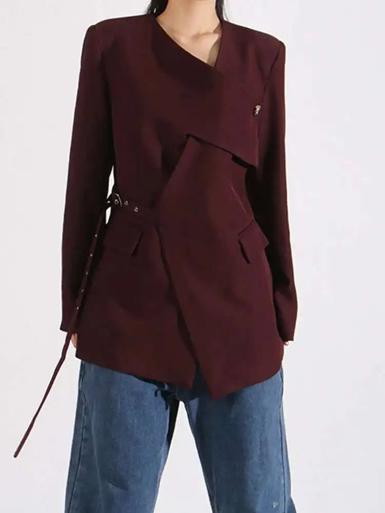 Blazer asymétrique à taille ceinturée, design unique et tendance pour le printemps