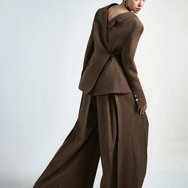 Blazer color block coupe ajustée, la tendance chic de l’automne