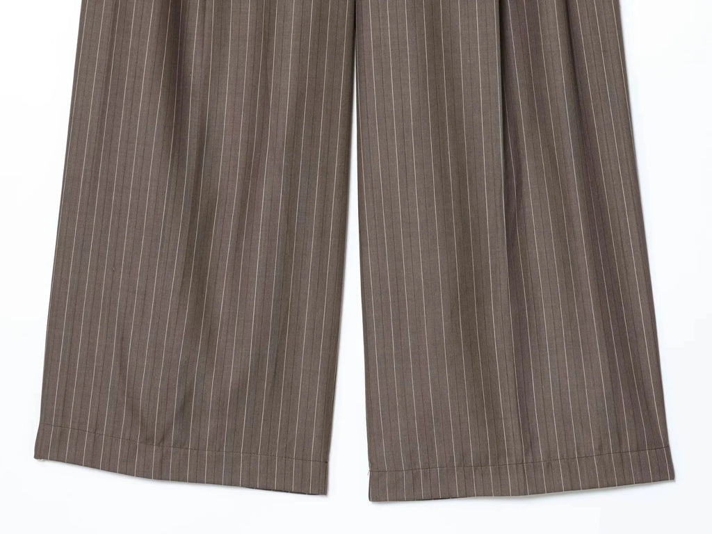 Set Blazer & Pantalon Rayures Fines – Style Moderne