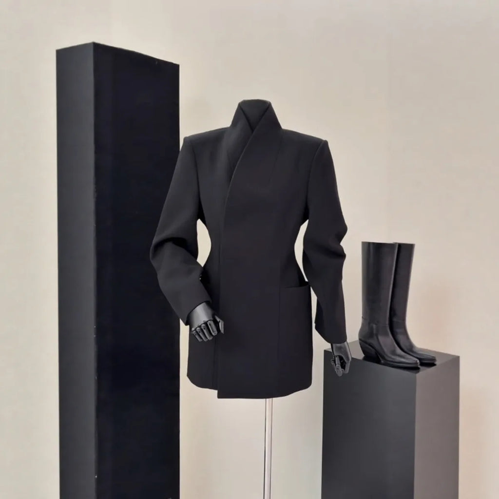 Blazer midi élégant à col montant, coupe cintrée premium