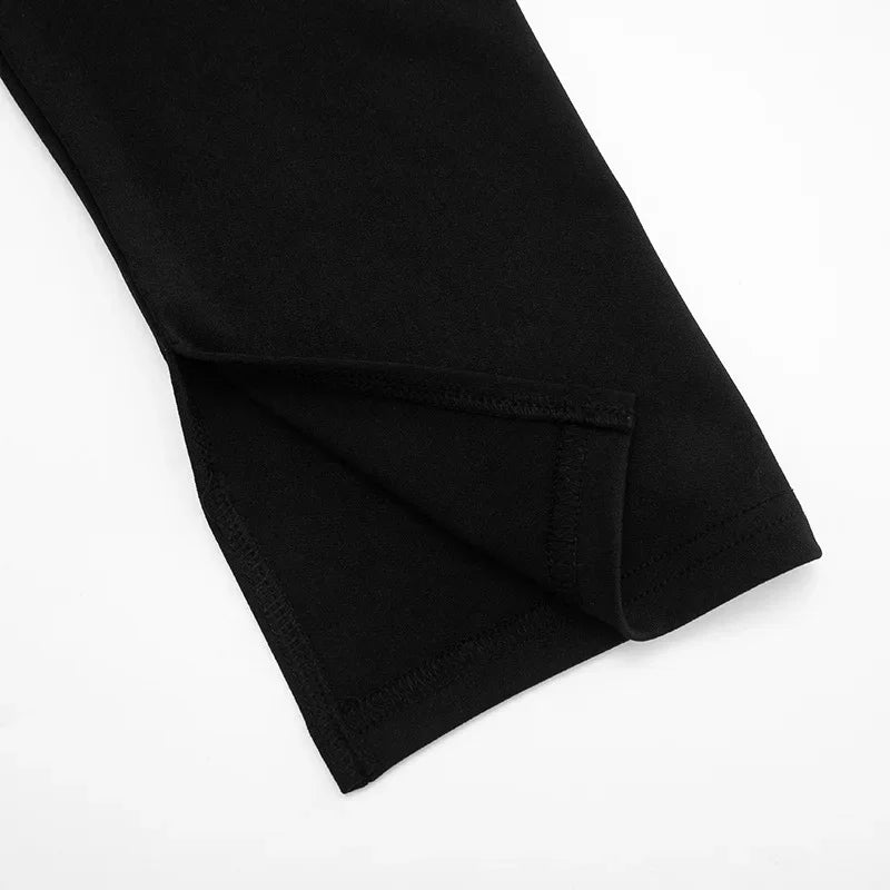 Robe mini à col V et taille froncée, chic et féminine pour l’automne-hiver