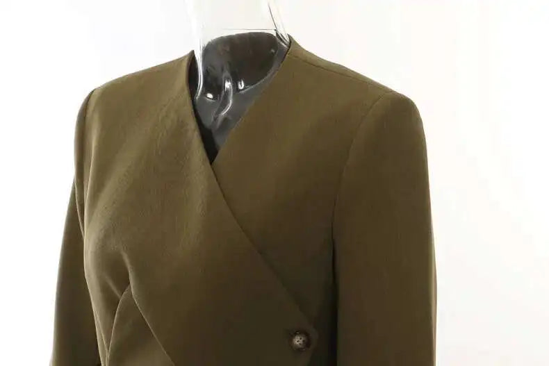 Blazer asymétrique à taille ceinturée, design unique et tendance pour le printemps