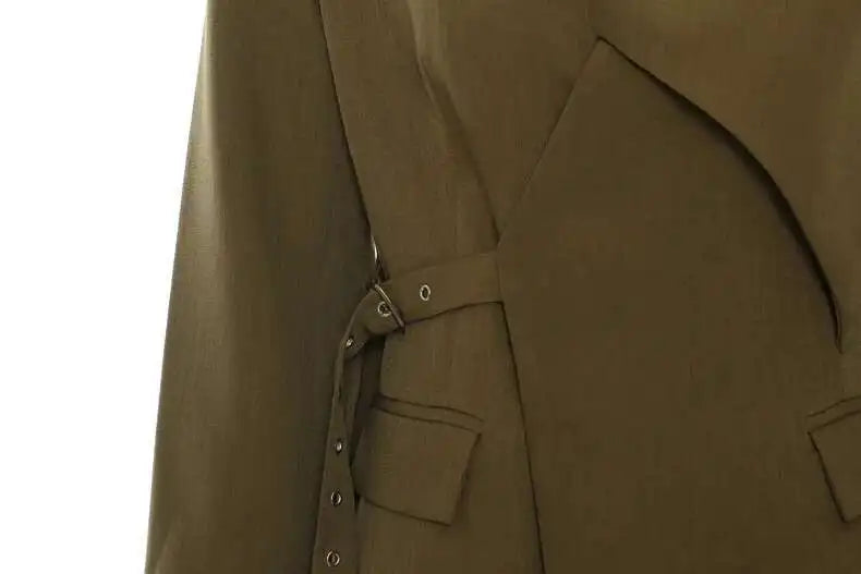 Blazer asymétrique à taille ceinturée, design unique et tendance pour le printemps