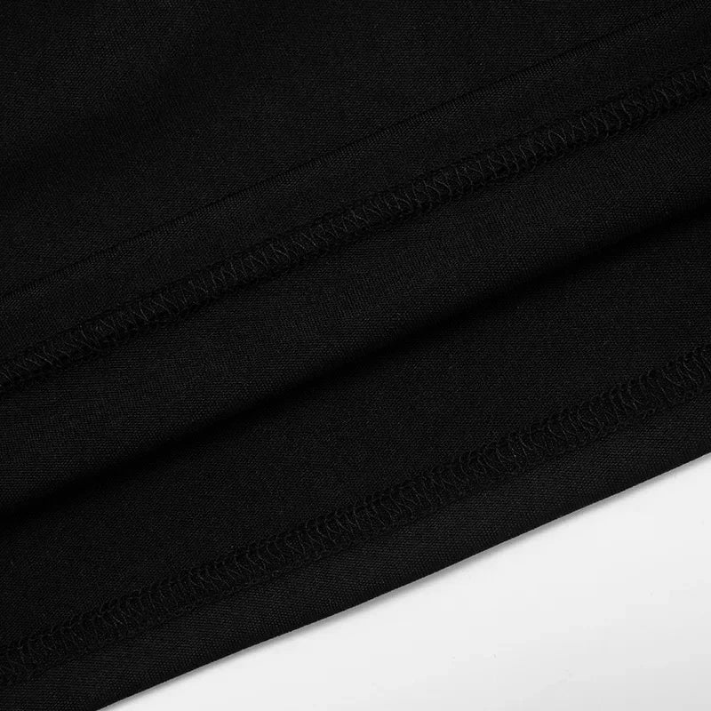 Robe mini à col V et taille froncée, chic et féminine pour l’automne-hiver