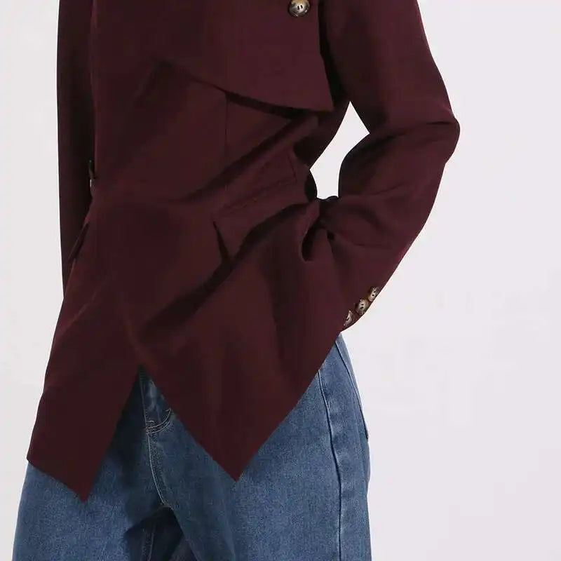 Blazer asymétrique à taille ceinturée, design unique et tendance pour le printemps