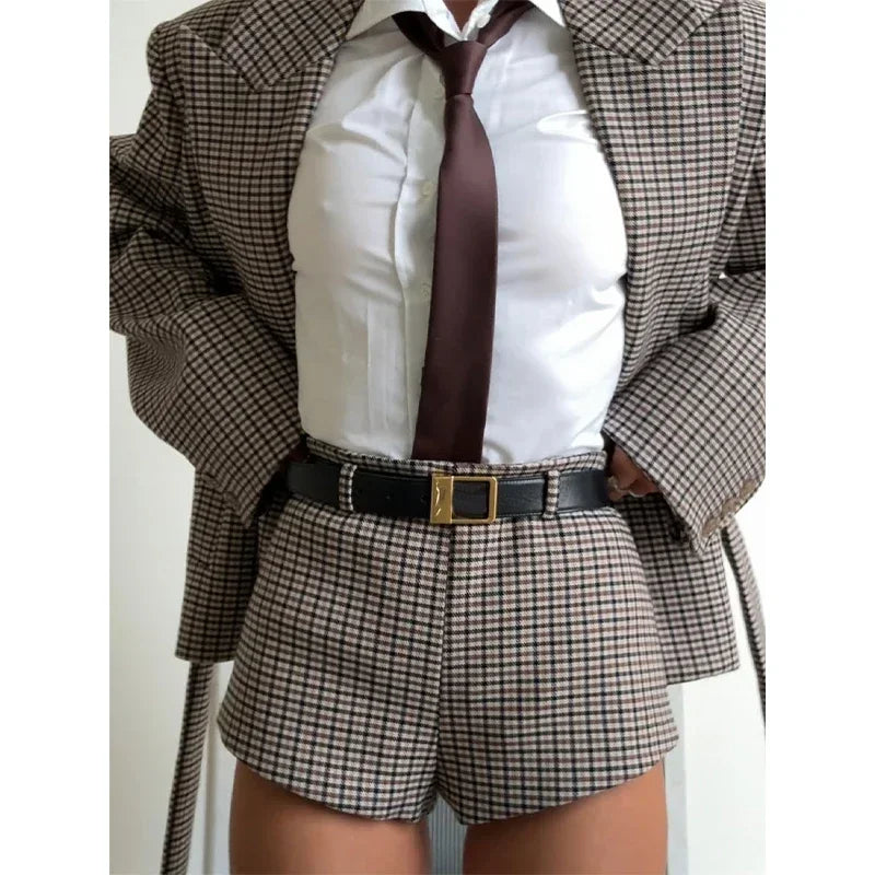 Tailleur Femme à Carreaux – Blazer Oversize & Short Haute Taille