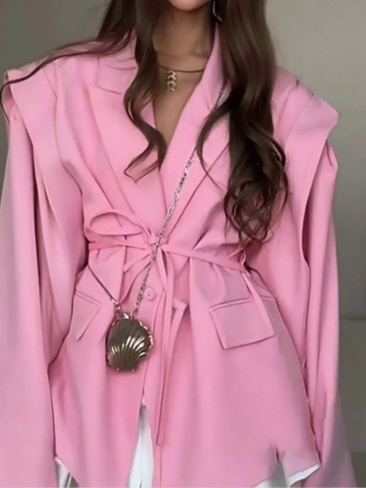 Manteau tailleur élégant à nouer, parfait pour l’automne