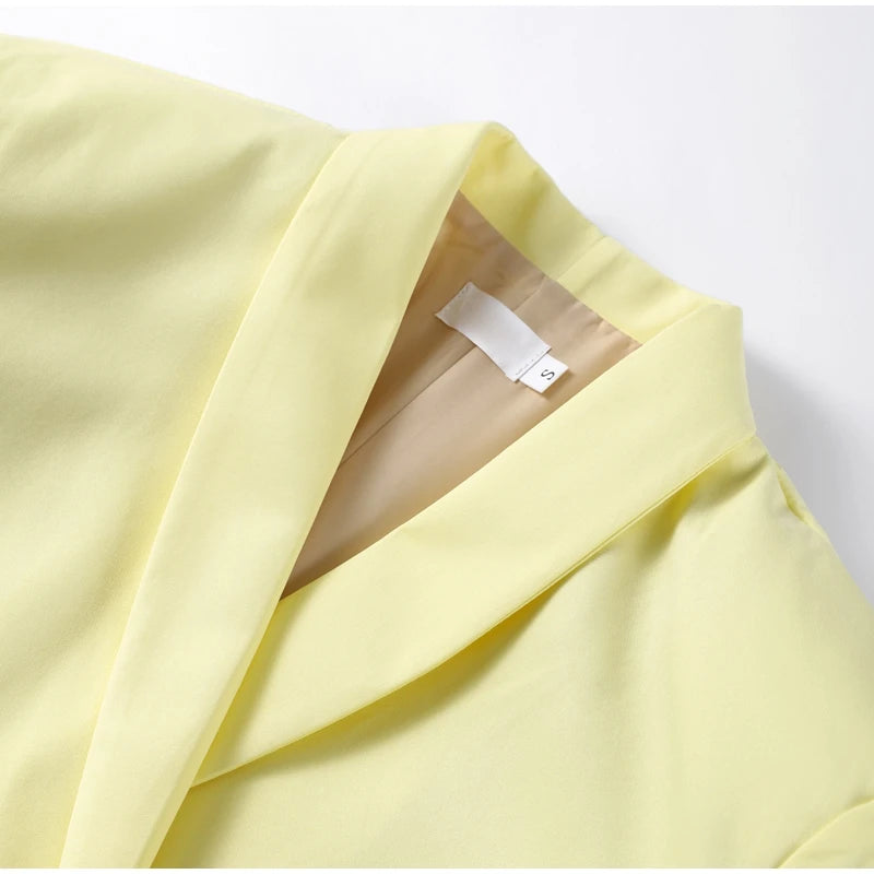 Blazer femme à ceinture, chic et décontracté pour l’été