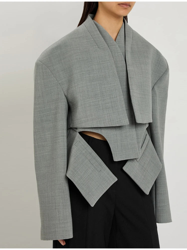 Veste courte chic à coupe asymétrique, statement mode pour l’automne